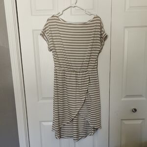 Striped Short Sleeve Tulip Hem Dress - Taupe/White
